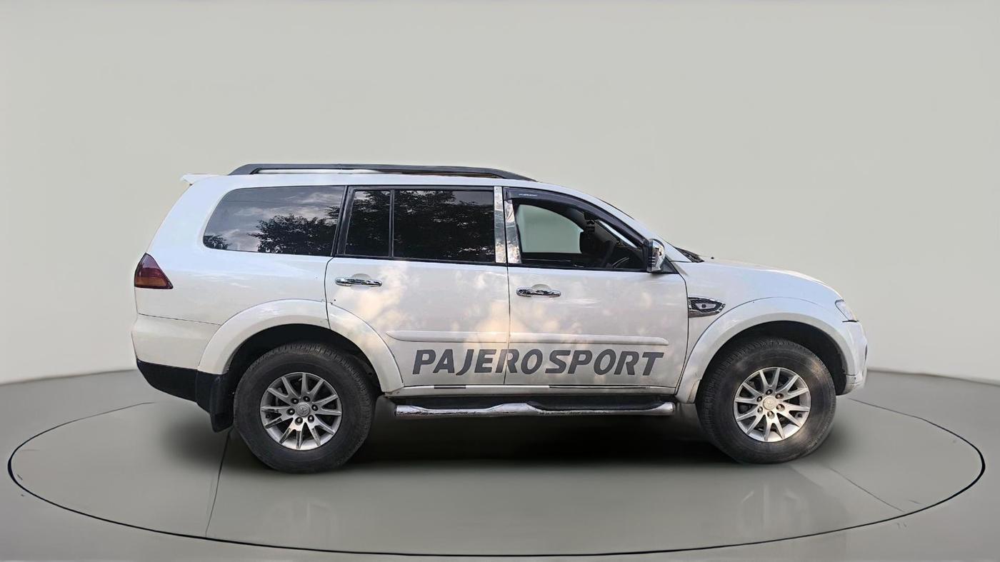 2012 Mitsubishi Pajero Sport 2.5 MT 4X4, Diesel, Manual, 2,93,676 km, exterior