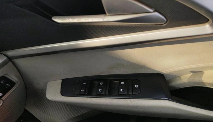 2023 KIA CARENS PREMIUM 1.5 DIESEL IMT 7 STR, Diesel, Manual, 1,73,913 km, interior