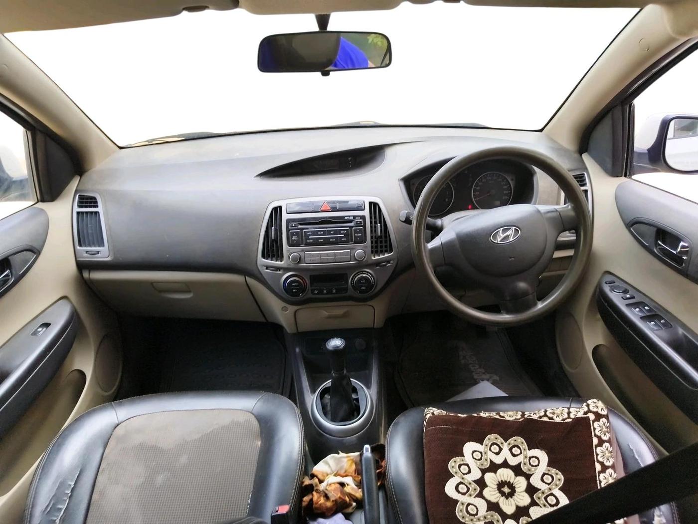 2012 Hyundai i20 MAGNA 1.2, Petrol, Manual, 93,881 km, interior