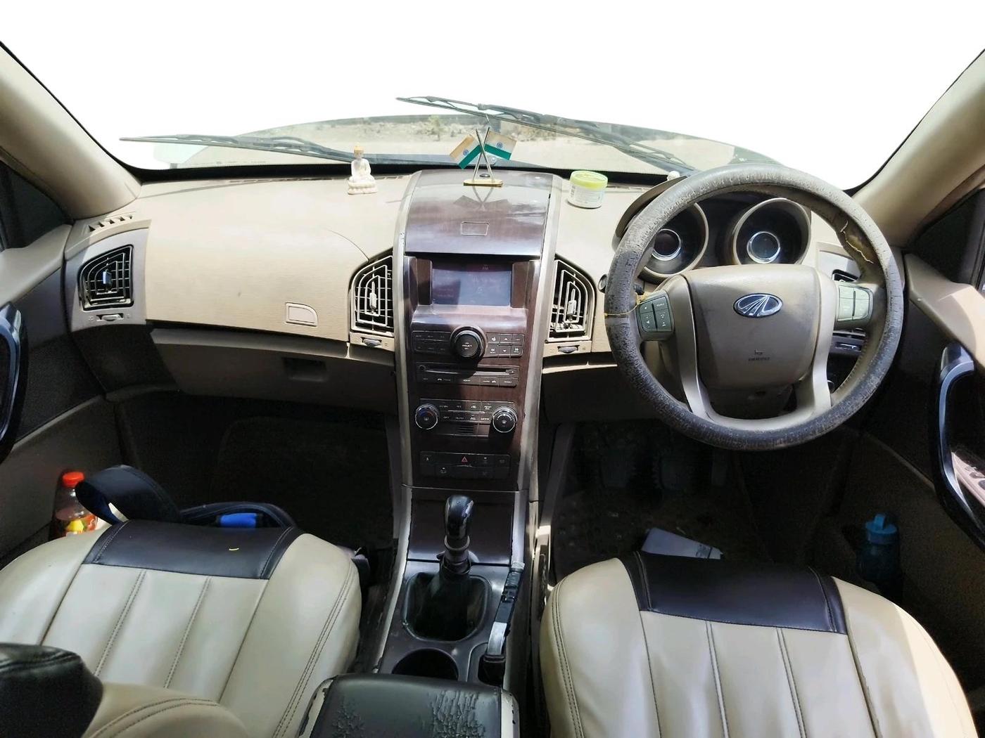 2012 Mahindra XUV500 W8, Diesel, Manual, 2,16,467 km, interior