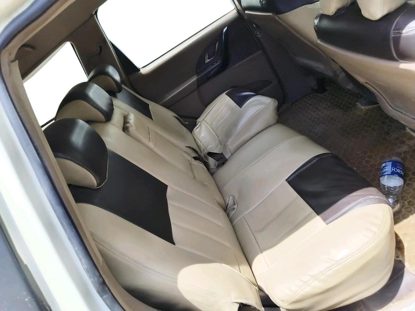 2012 Mahindra XUV500 W8, Diesel, Manual, 2,16,467 km, interior