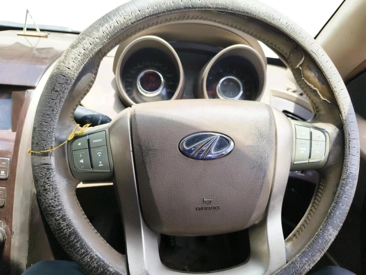 2012 Mahindra XUV500 W8, Diesel, Manual, 2,16,467 km, interior