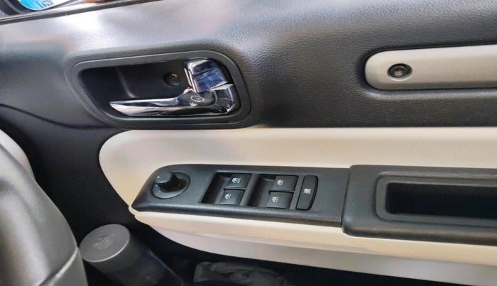 2024 Mahindra Thar Roxx MX5 Diesel AT 2WD, Diesel, Automatic, 37,106 km, interior