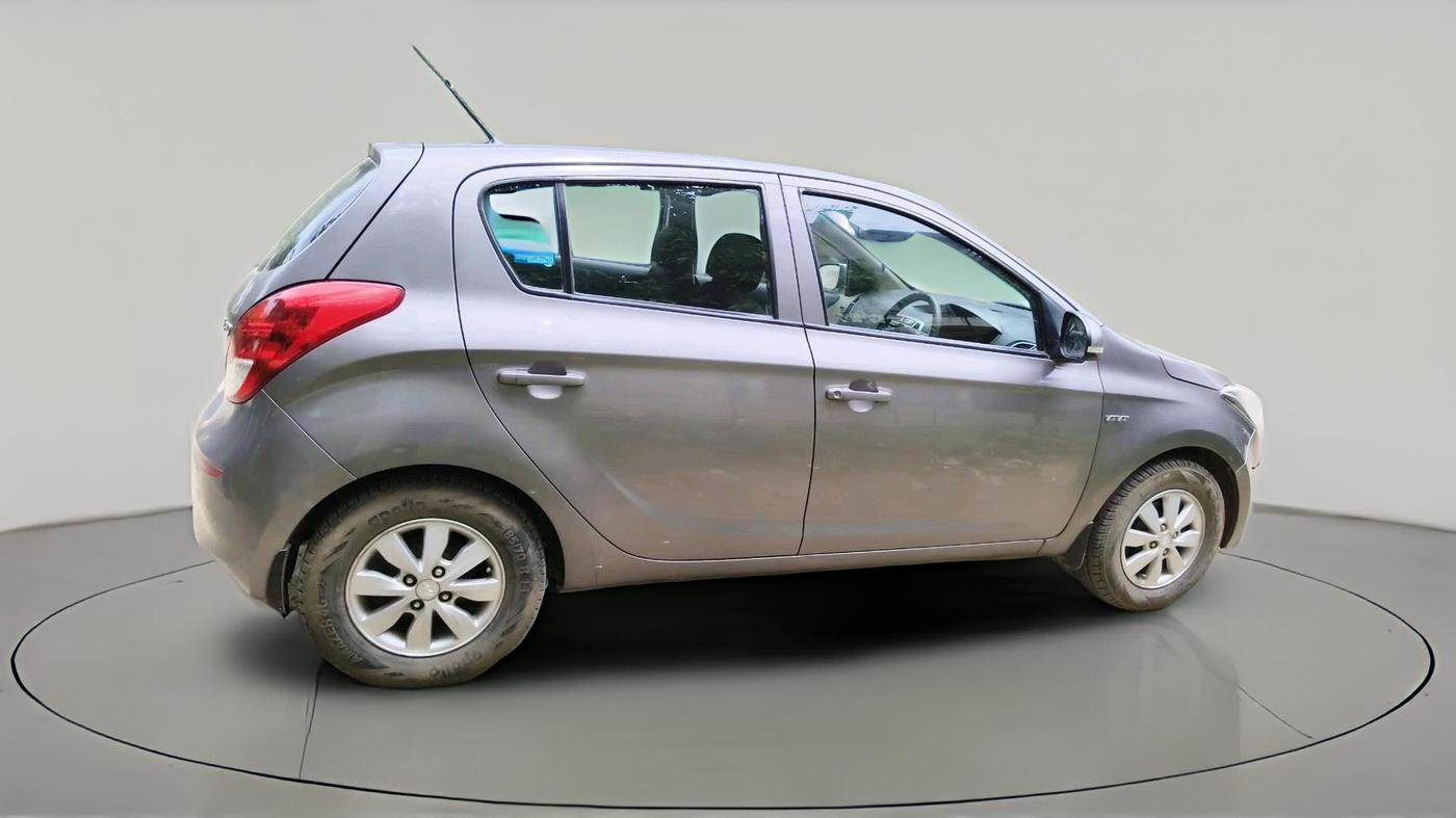 2013 Hyundai i20 SPORTZ 1.2, CNG, Manual, 1,50,584 km, exterior
