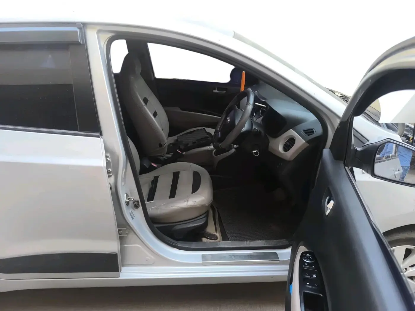 2014 Hyundai Xcent S (O) 1.2, Petrol, Manual, 1,47,923 km, interior
