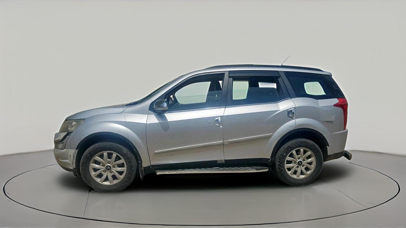 2016 Mahindra XUV500 W10, Diesel, Manual, 83,587 km, exterior