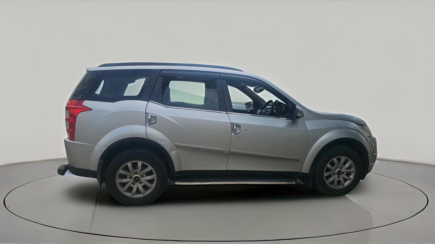 2016 Mahindra XUV500 W10, Diesel, Manual, 83,587 km, exterior