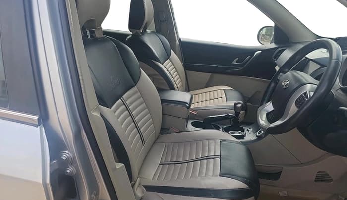 2016 Mahindra XUV500 W10, Diesel, Manual, 83,587 km, interior