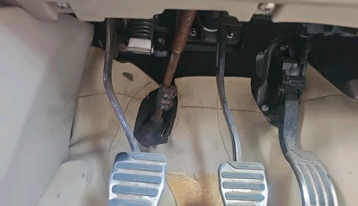 2016 Mahindra XUV500 W10, Diesel, Manual, 83,587 km, interior