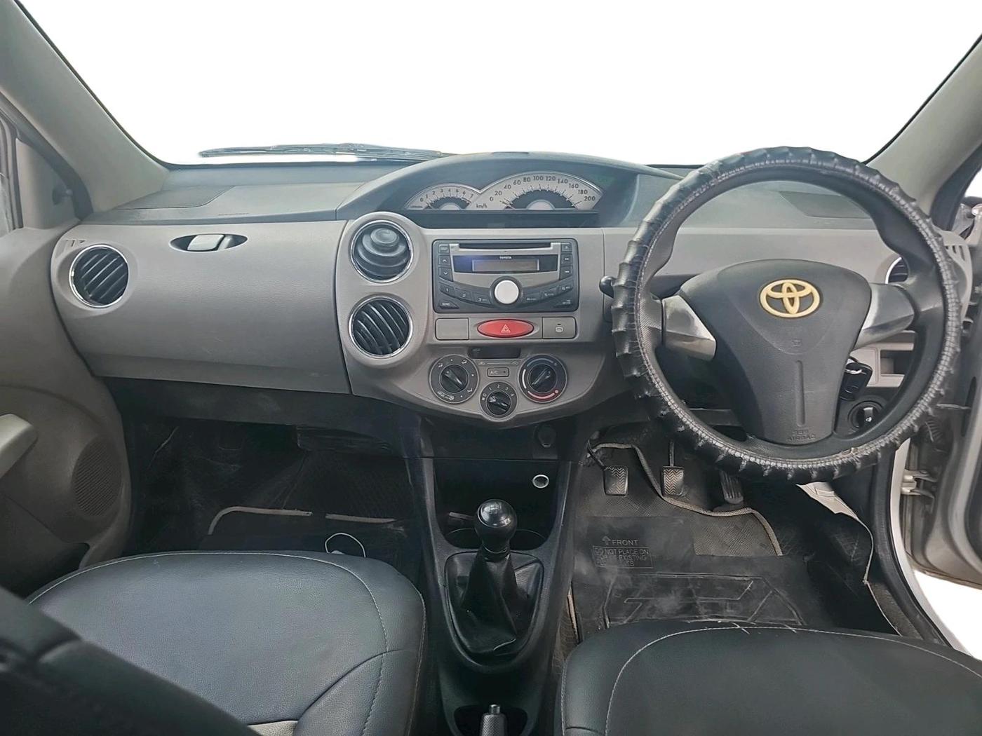 2011 Toyota Etios Liva V, Petrol, Manual, 64,730 km, interior