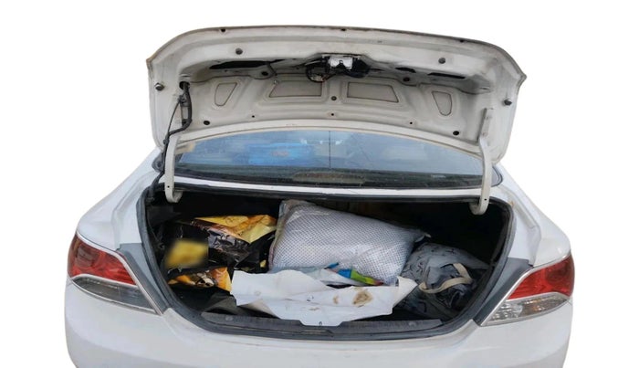 2011 Hyundai Verna FLUIDIC 1.6 CRDI SX OPT, Diesel, Manual, 1,04,235 km, exterior