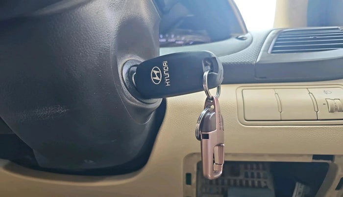 2013 Hyundai Verna FLUIDIC 1.4 CRDI EX, Diesel, Manual, 1,52,526 km, interior