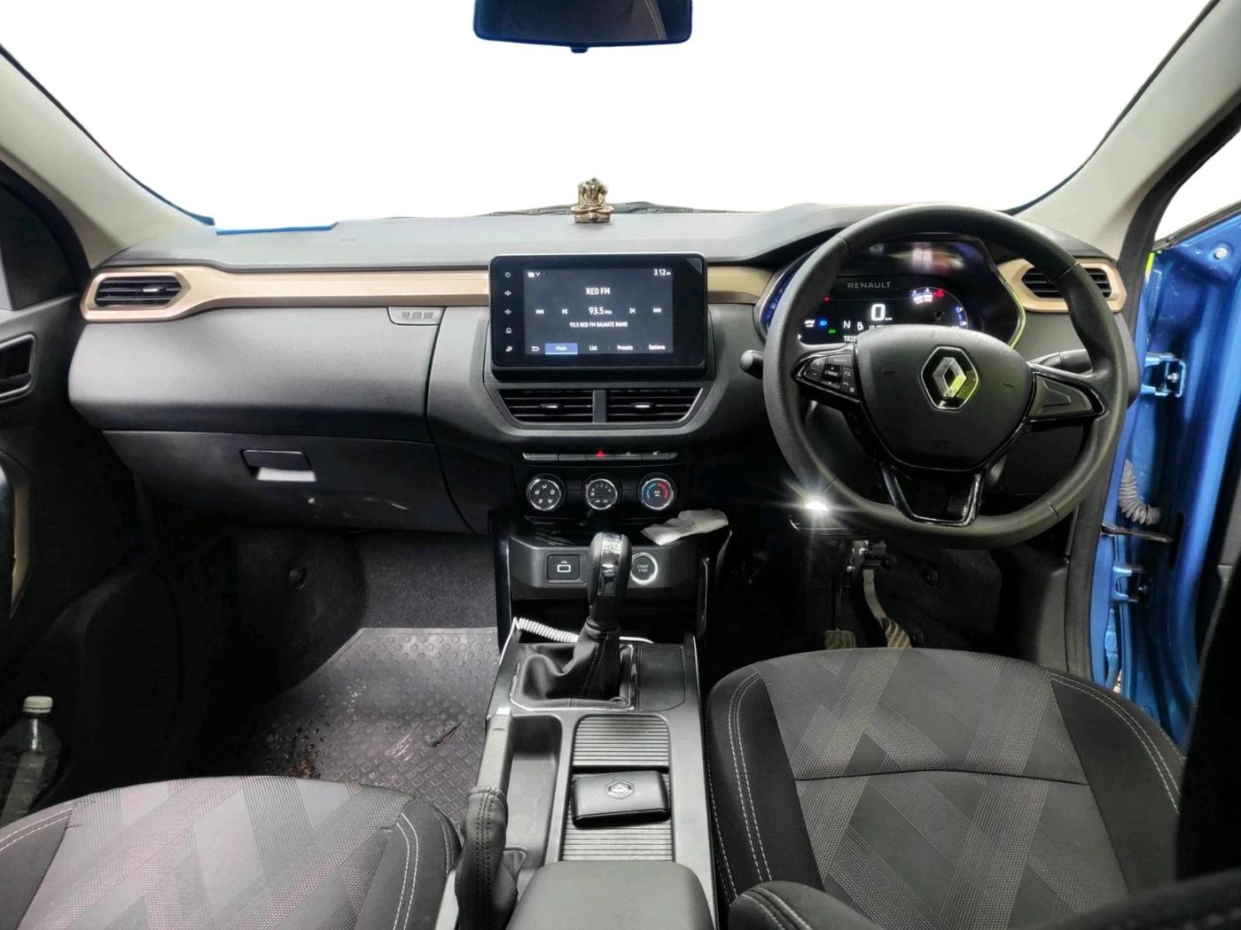 2023 Renault Kiger RXT (O) AMT, Petrol, Automatic, 13,185 km, interior