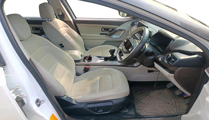 2024 Tata Safari ACCOMPLISHED PLUS DUAL TONE, Diesel, Manual, 18,835 km, interior