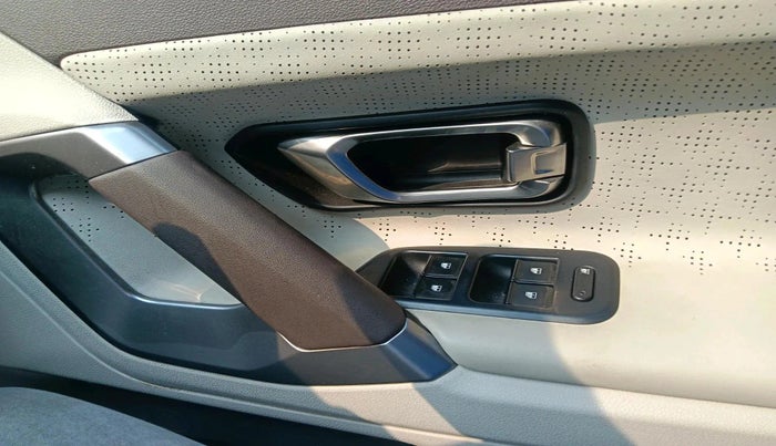 2024 Tata Safari ACCOMPLISHED PLUS DUAL TONE, Diesel, Manual, 18,835 km, interior