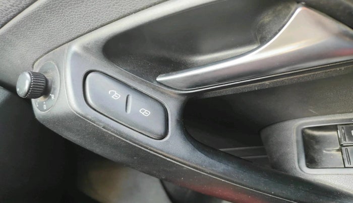 2014 Volkswagen Polo COMFORTLINE 1.2L PETROL, Petrol, Manual, 48,307 km, interior