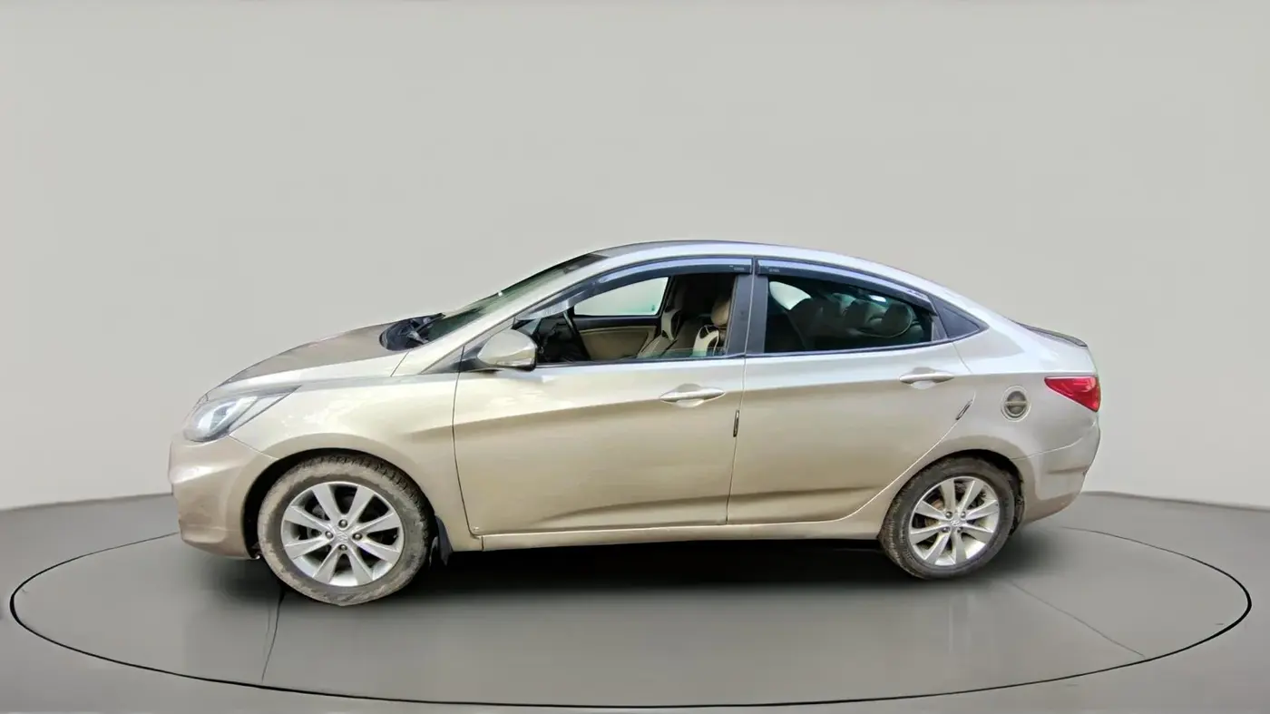 2011 Hyundai Verna FLUIDIC 1.6 VTVT SX, Petrol, Manual, 53,229 km, exterior
