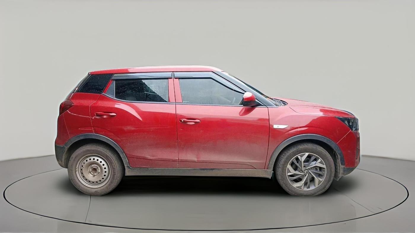 2019 Mahindra XUV300 W4 1.2 PETROL, Petrol, Manual, 43,666 km, exterior