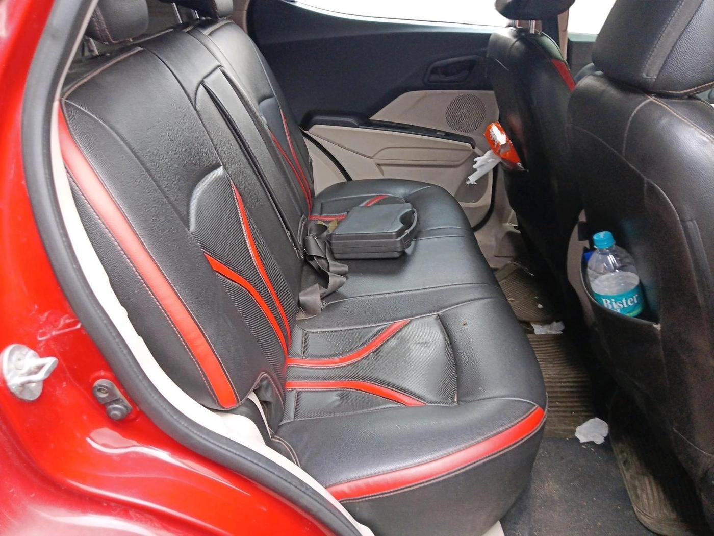 2019 Mahindra XUV300 W4 1.2 PETROL, Petrol, Manual, 43,666 km, interior