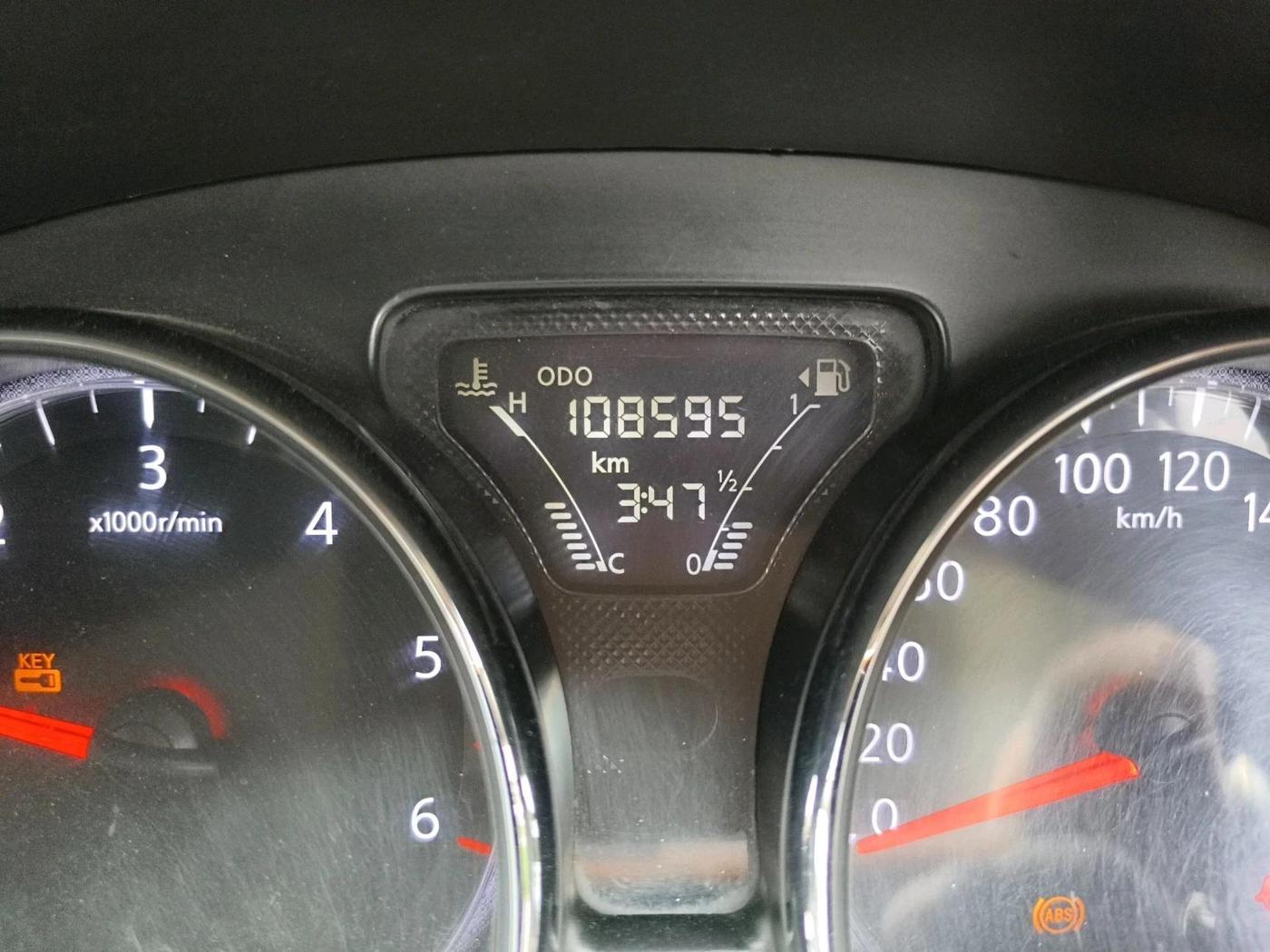 2015 Nissan Sunny XV DIESEL, Diesel, Manual, 1,08,595 km, interior
