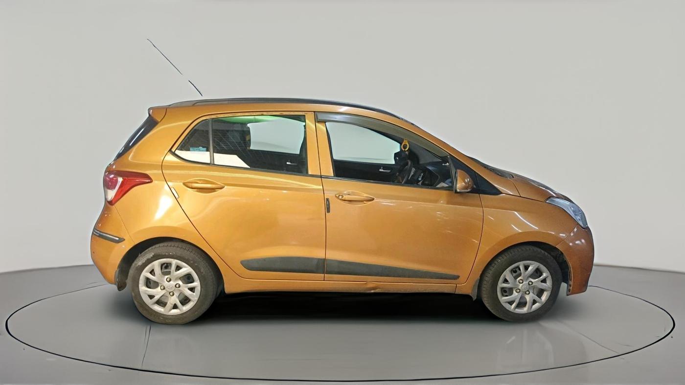 2017 Hyundai Grand i10 SPORTZ (O) 1.2 KAPPA VTVT, Petrol, Manual, 30,941 km, exterior