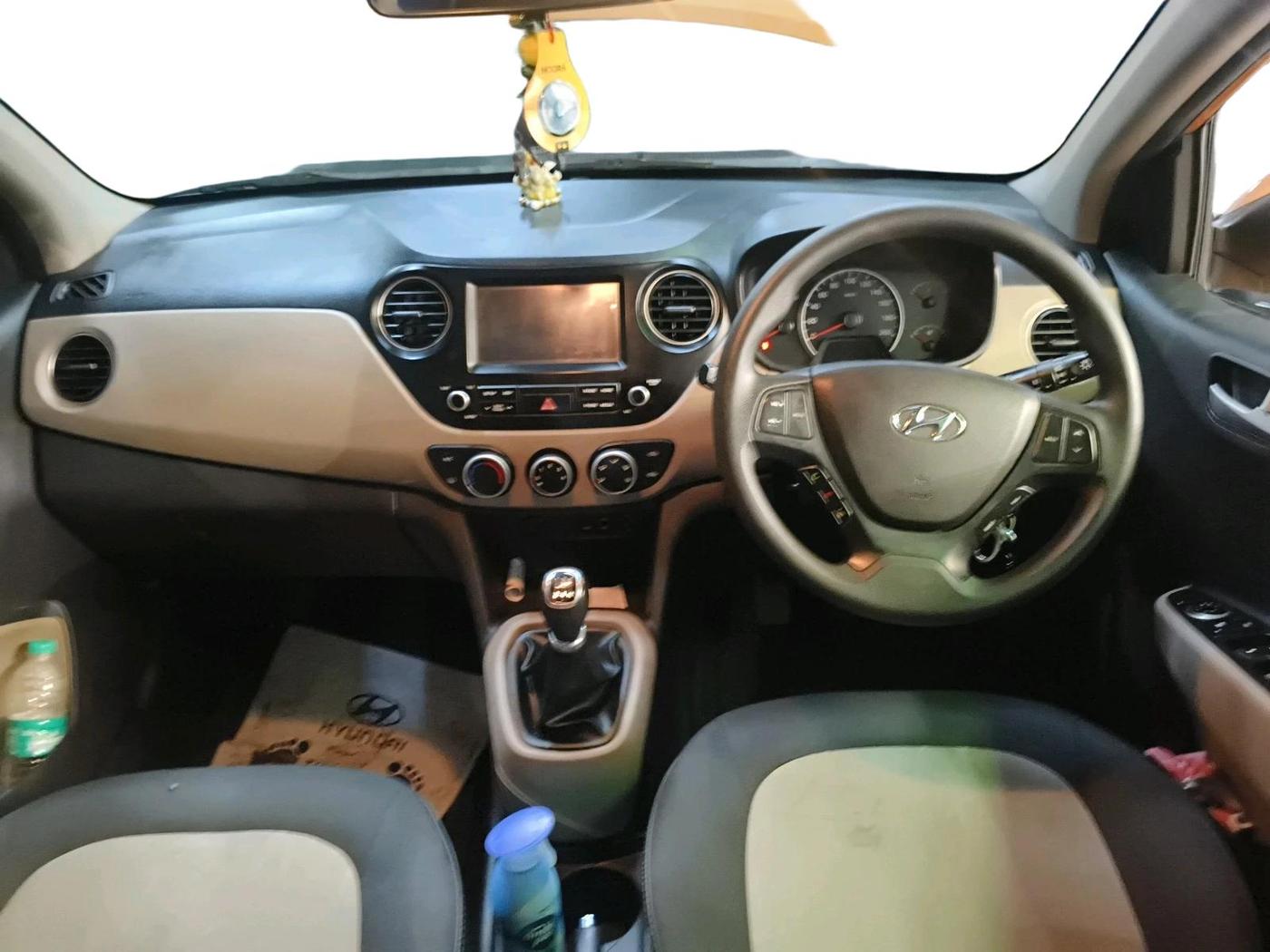 2017 Hyundai Grand i10 SPORTZ (O) 1.2 KAPPA VTVT, Petrol, Manual, 30,941 km, interior