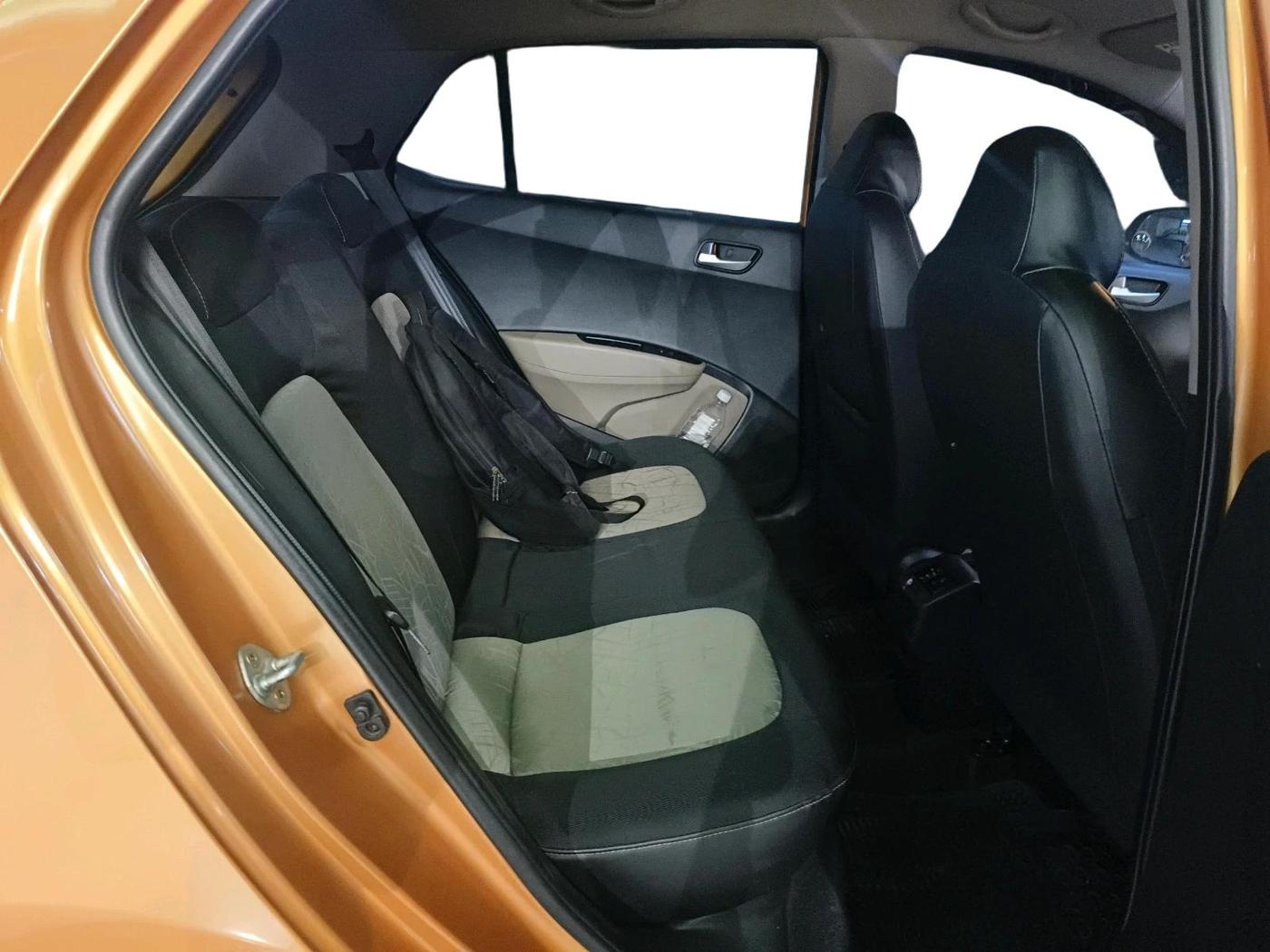2017 Hyundai Grand i10 SPORTZ (O) 1.2 KAPPA VTVT, Petrol, Manual, 30,941 km, interior