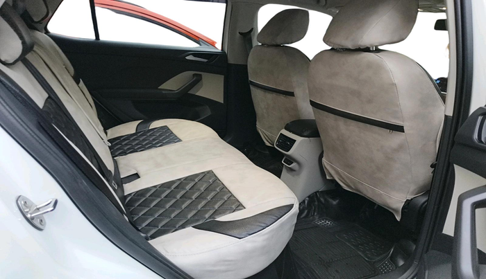 2025 Volkswagen TAIGUN HIGHLINE 1.0 TSI AT, Petrol, Automatic, 5,811 km, interior