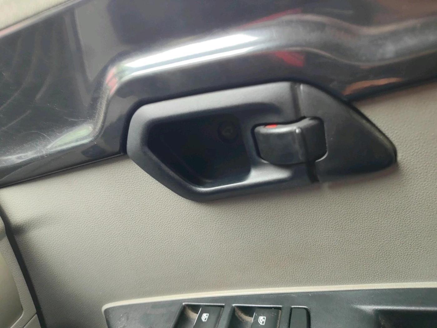 2016 Mahindra Kuv100 K4 PLUS 6 STR, Petrol, Manual, 52,830 km, interior
