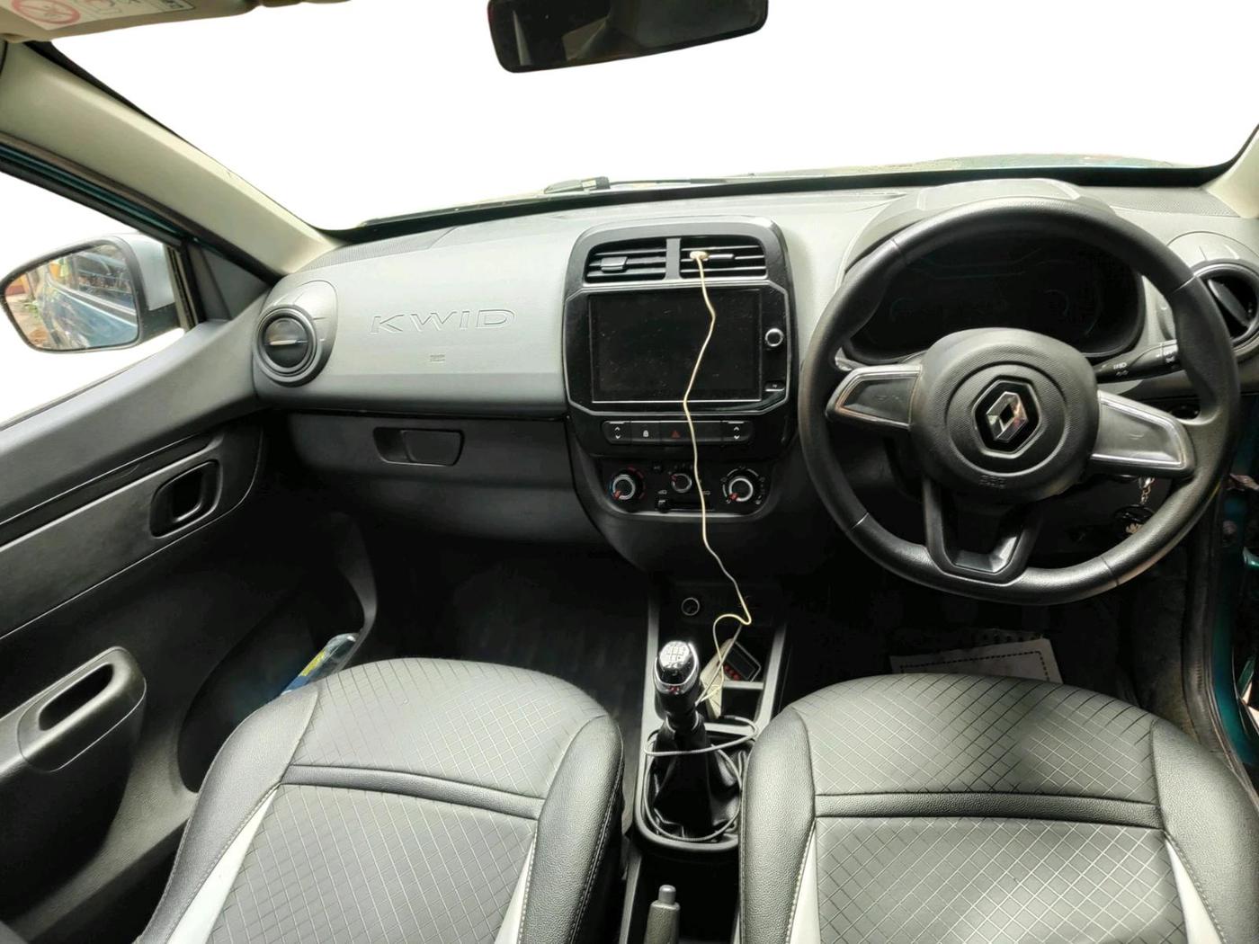 2021 Renault Kwid RXT 1.0 (O), Petrol, Manual, 42,041 km, interior