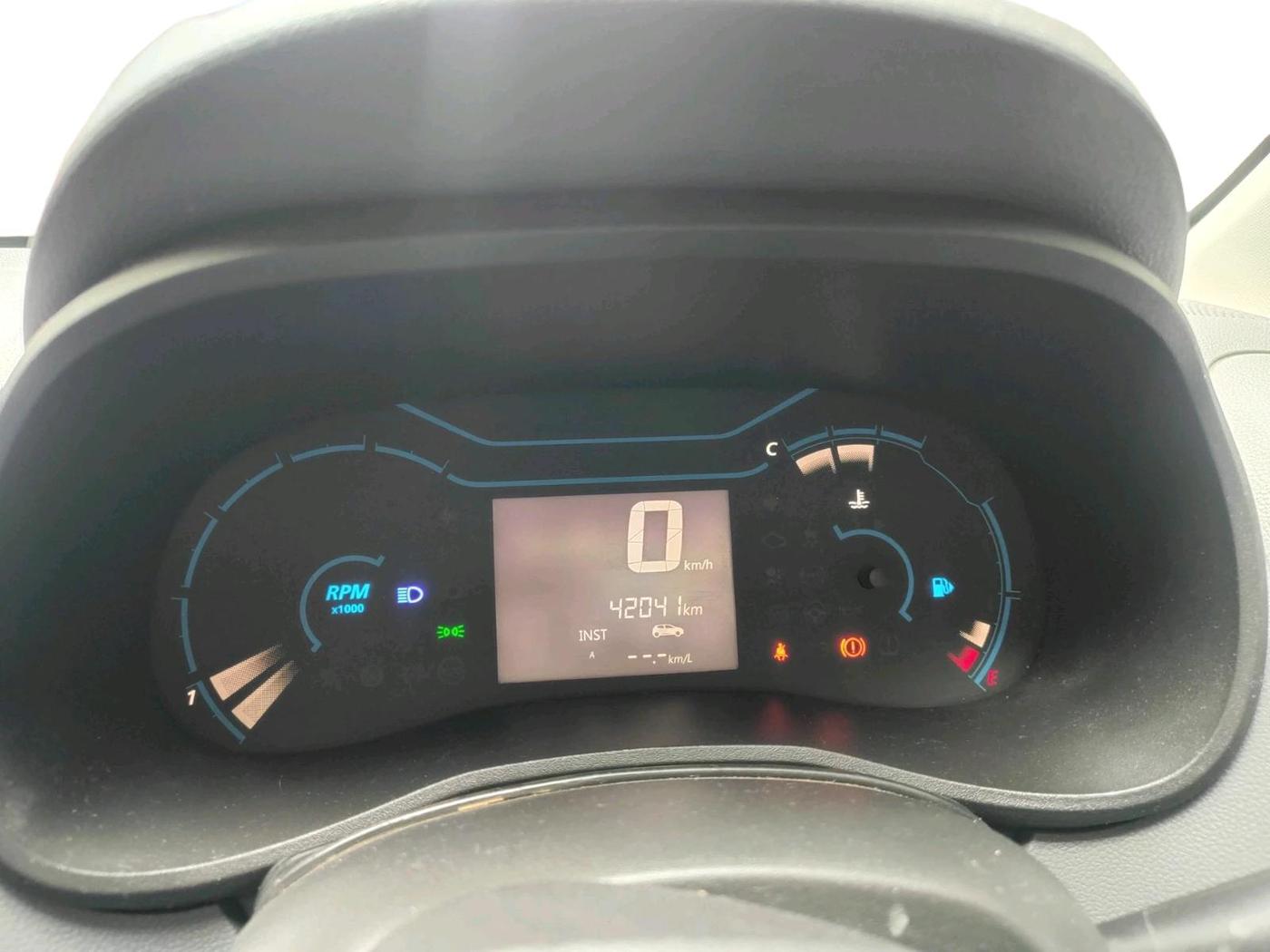 2021 Renault Kwid RXT 1.0 (O), Petrol, Manual, 42,041 km, interior