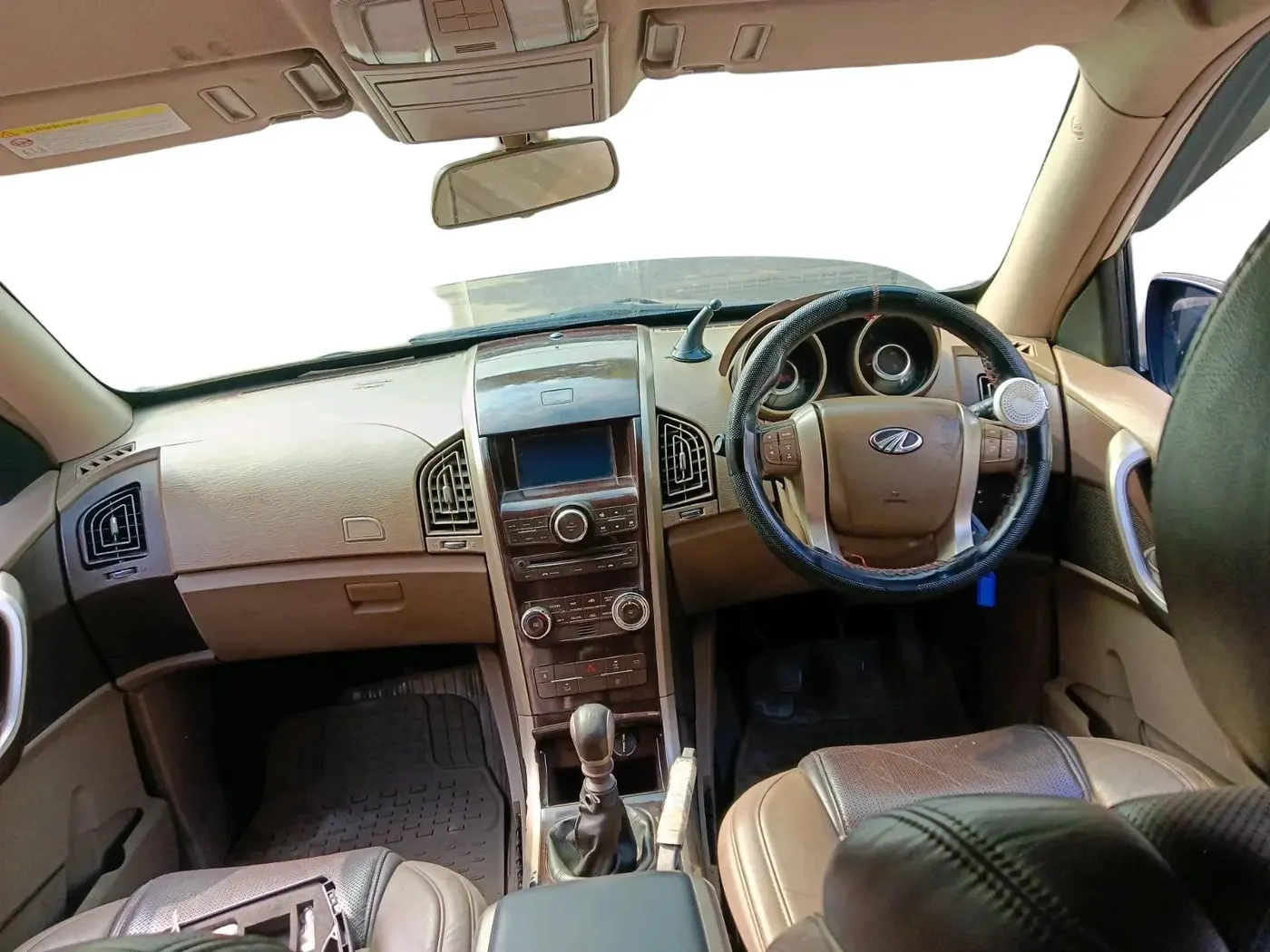2014 Mahindra XUV500 W8, Diesel, Manual, 82,857 km, interior