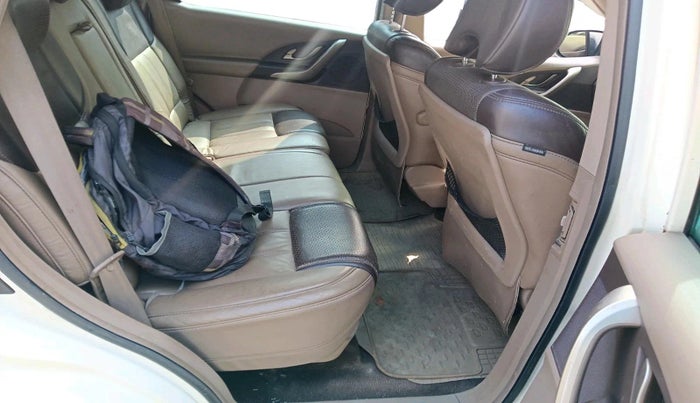 2014 Mahindra XUV500 W8, Diesel, Manual, 82,857 km, interior