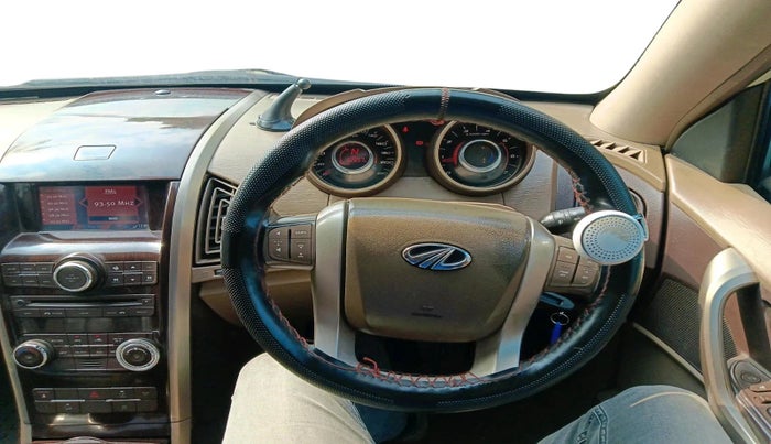 2014 Mahindra XUV500 W8, Diesel, Manual, 82,857 km, interior