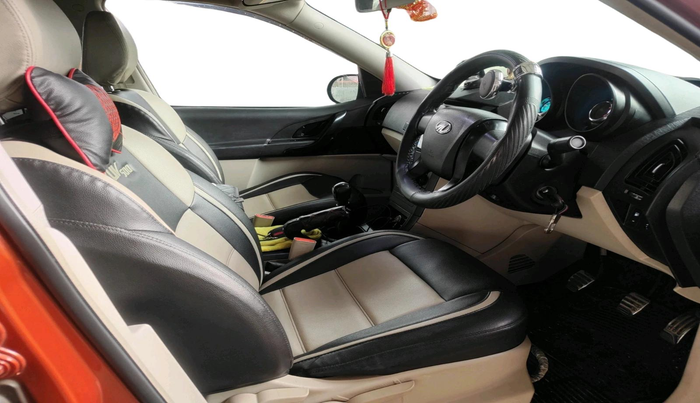 2017 Mahindra XUV500 W4, Diesel, Manual, 41,578 km, interior