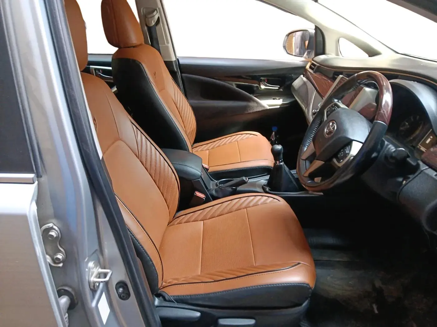 2017 Toyota Innova Crysta 2.4 VX 8 STR, Diesel, Manual, 58,363 km, interior