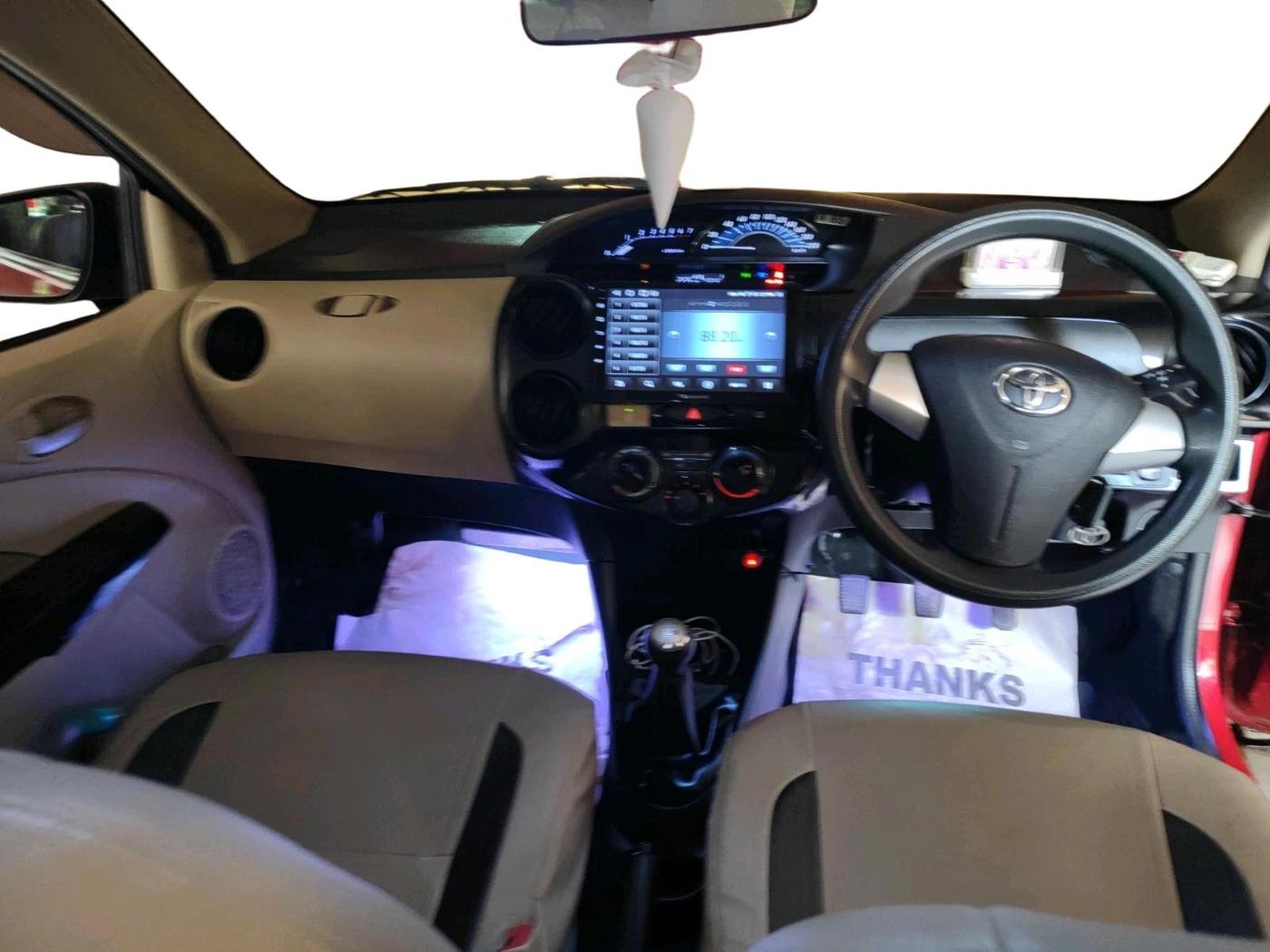 2019 Toyota Etios Liva V, Petrol, Manual, 74,635 km, interior