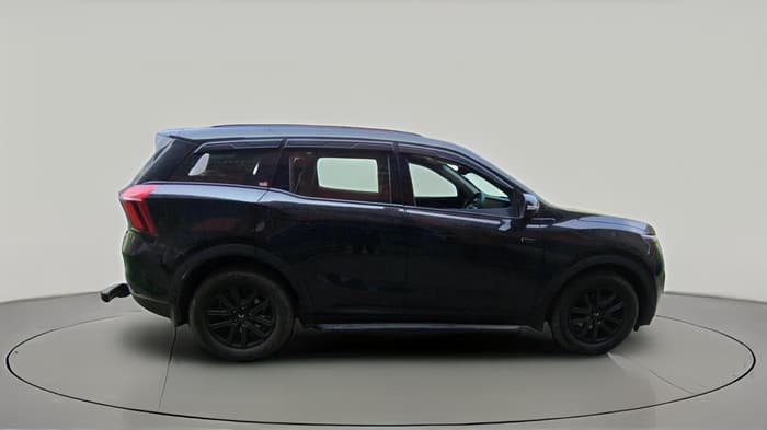 2025 Mahindra XUV700 AX 7 P MT 7 STR, Petrol, Manual, 7,561 km, exterior
