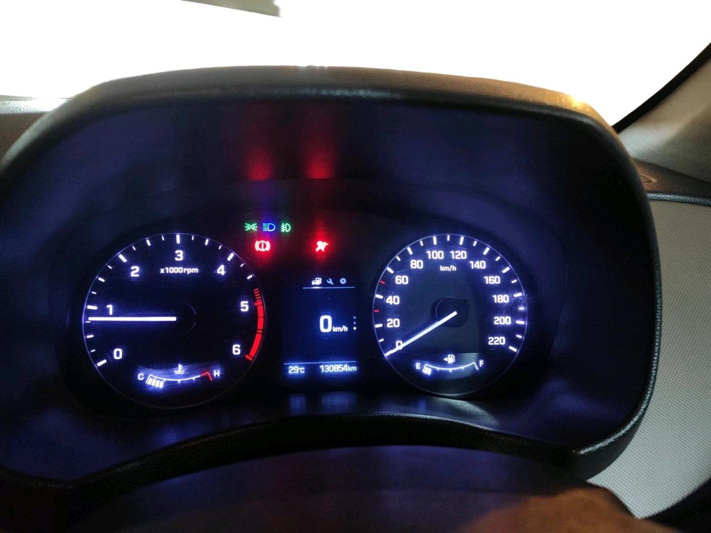 2017 Hyundai Creta SX (O) 1.6 DIESEL, Diesel, Manual, 1,30,854 km, interior