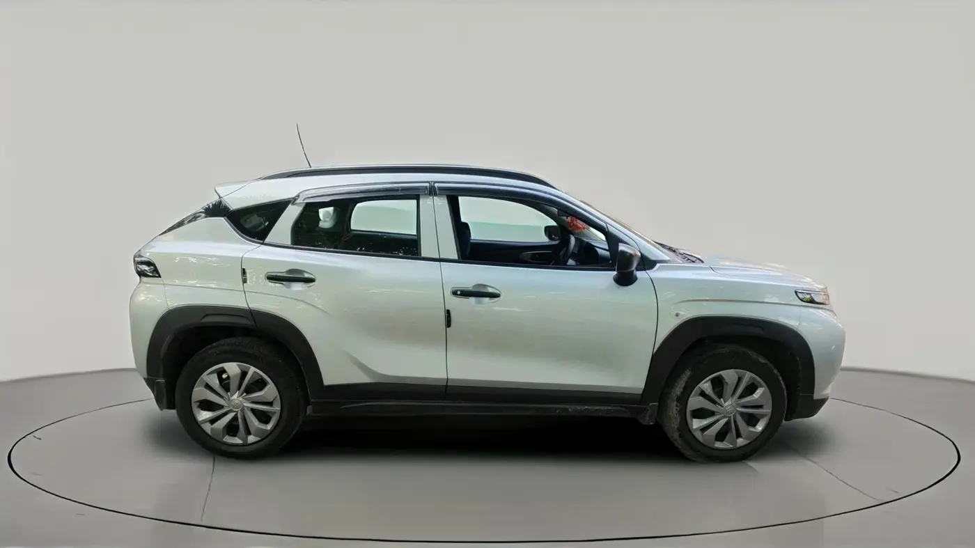 2025 Maruti FRONX SIGMA 1.2 MT, Petrol, Manual, 2,570 km, exterior