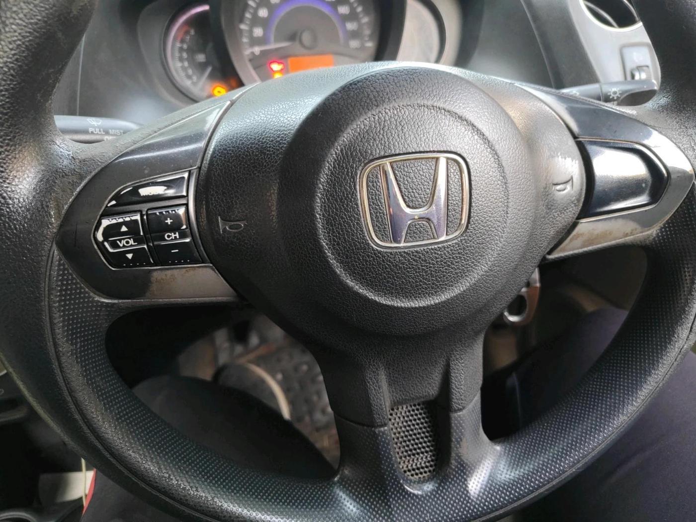 2015 Honda Amaze 1.2L I-VTEC S, Petrol, Manual, 1,67,086 km, interior