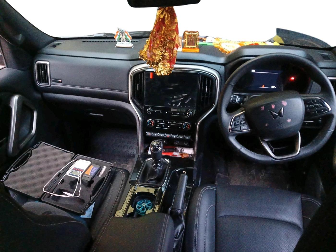 2025 Mahindra SCORPIO-N Z8 L DIESEL MT 2WD 7 STR, Diesel, Manual, 2,177 km, interior