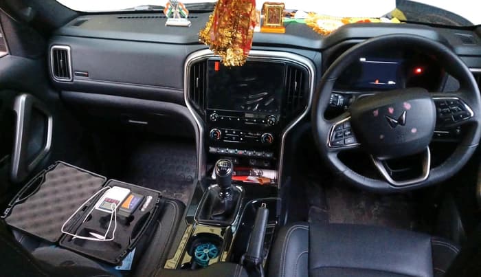 2025 Mahindra SCORPIO-N Z8 L DIESEL MT 2WD 7 STR, Diesel, Manual, 2,177 km, interior