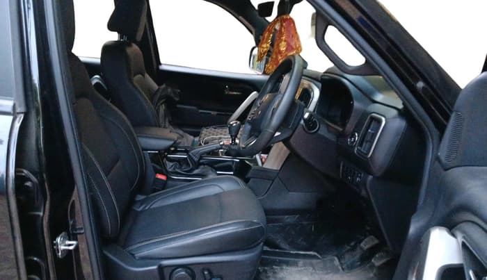 2025 Mahindra SCORPIO-N Z8 L DIESEL MT 2WD 7 STR, Diesel, Manual, 2,177 km, interior