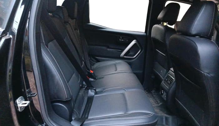 2025 Mahindra SCORPIO-N Z8 L DIESEL MT 2WD 7 STR, Diesel, Manual, 2,177 km, interior