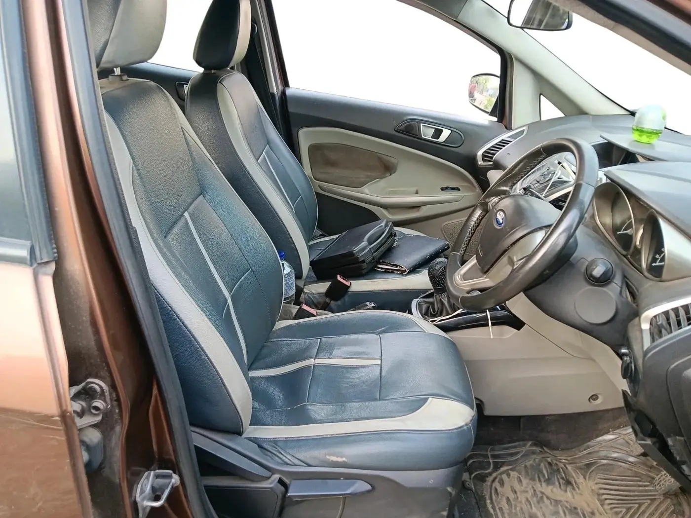 2016 Ford Ecosport TITANIUM 1.5L DIESEL, Diesel, Manual, 1,54,829 km, interior