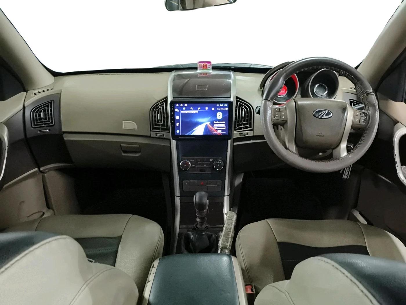 2015 Mahindra XUV500 W6, Diesel, Manual, 78,632 km, interior
