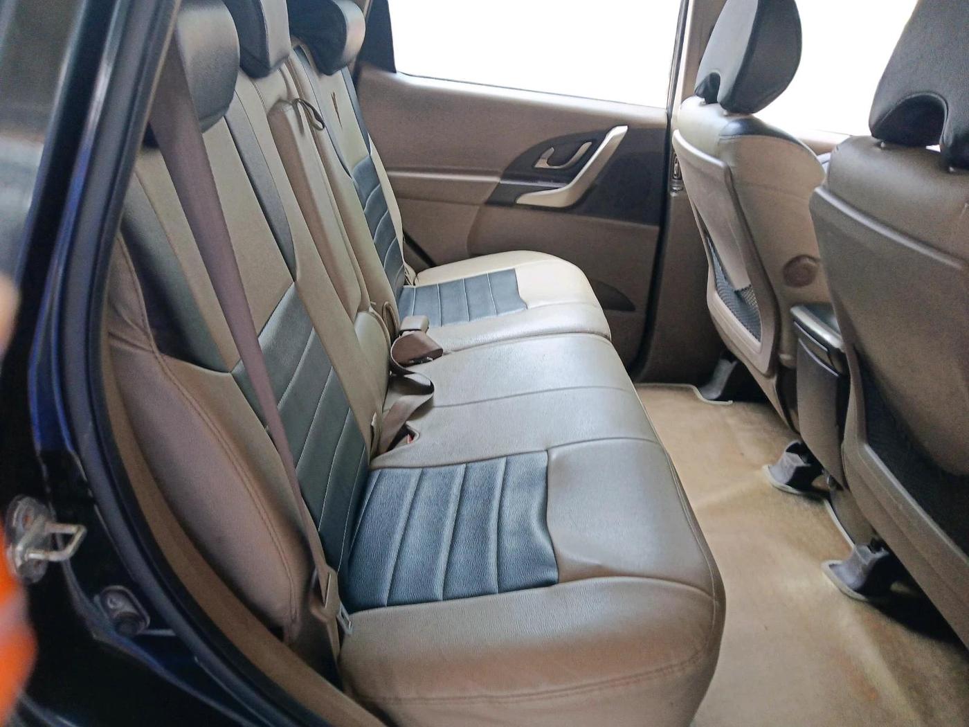 2015 Mahindra XUV500 W6, Diesel, Manual, 78,632 km, interior