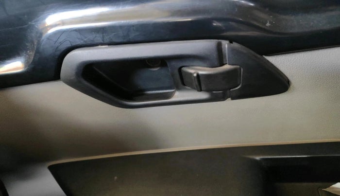 2016 Mahindra Kuv100 K2 6 STR, Petrol, Manual, 42,948 km, interior