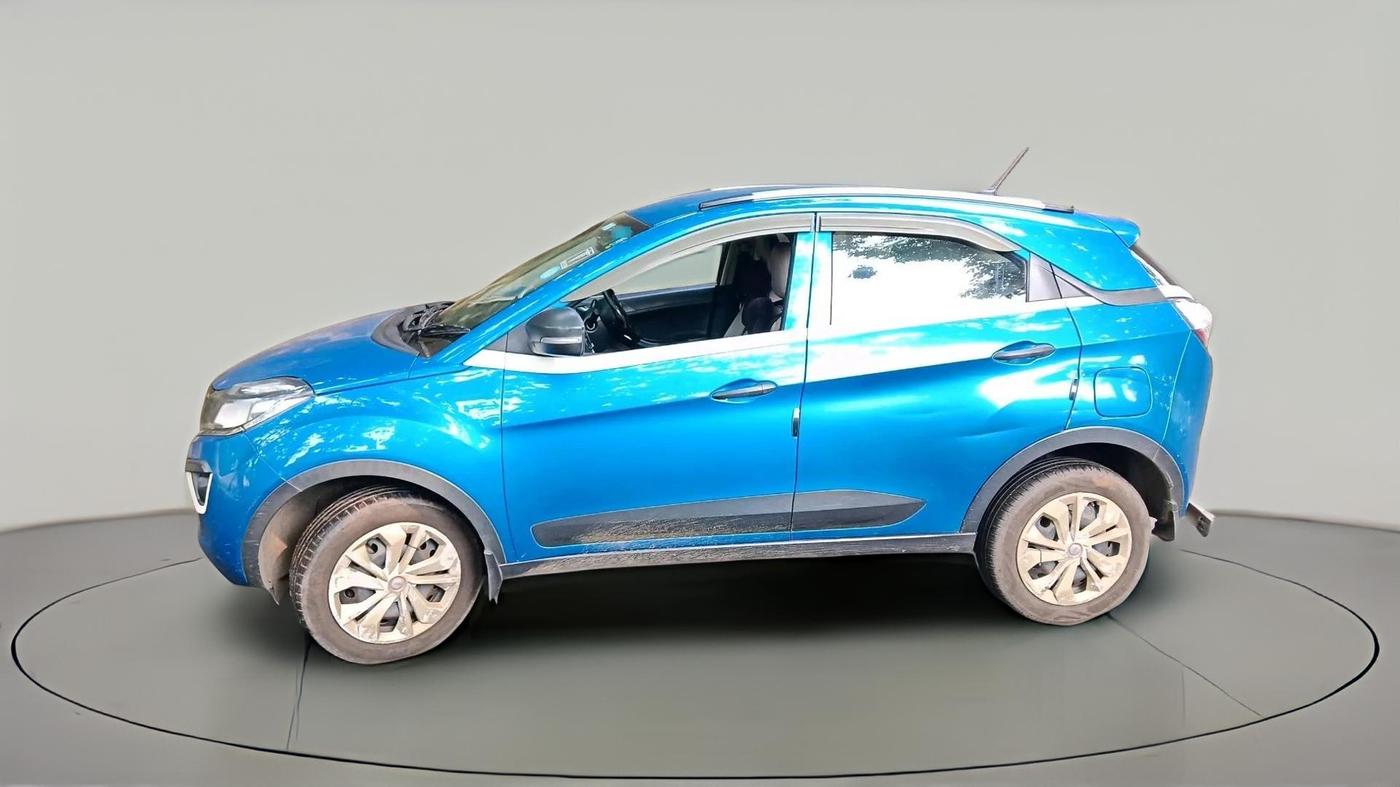 2018 Tata NEXON XM PETROL, Petrol, Manual, 2,11,975 km, exterior
